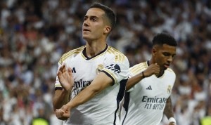 罗马诺：巴斯克斯今日将与勒沃库森签约2年，他正在飞往德国